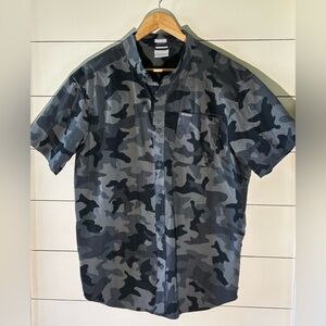 Columbia Men's Gray Camo Shirt